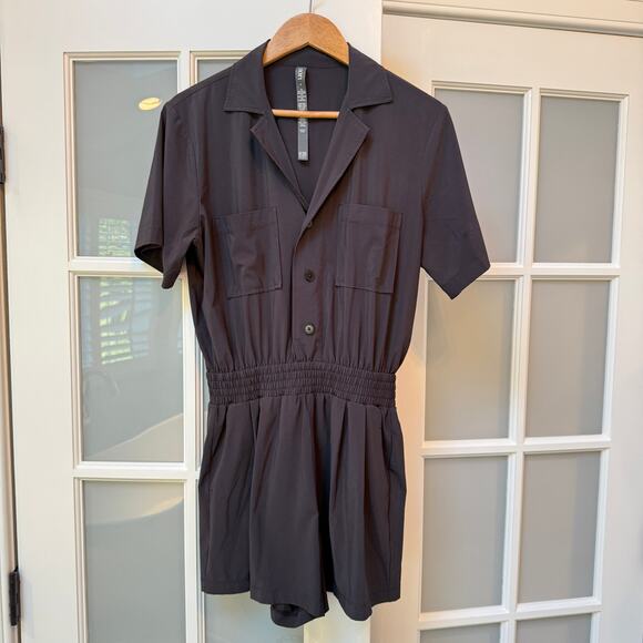 Vuori Villa Romper Collared Versatile Travel Wrinkle Resistant Black Small - Picture 2 of 2